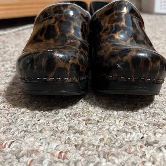 Leopard Print Patent Leather Dansko - Picture 3 of 12